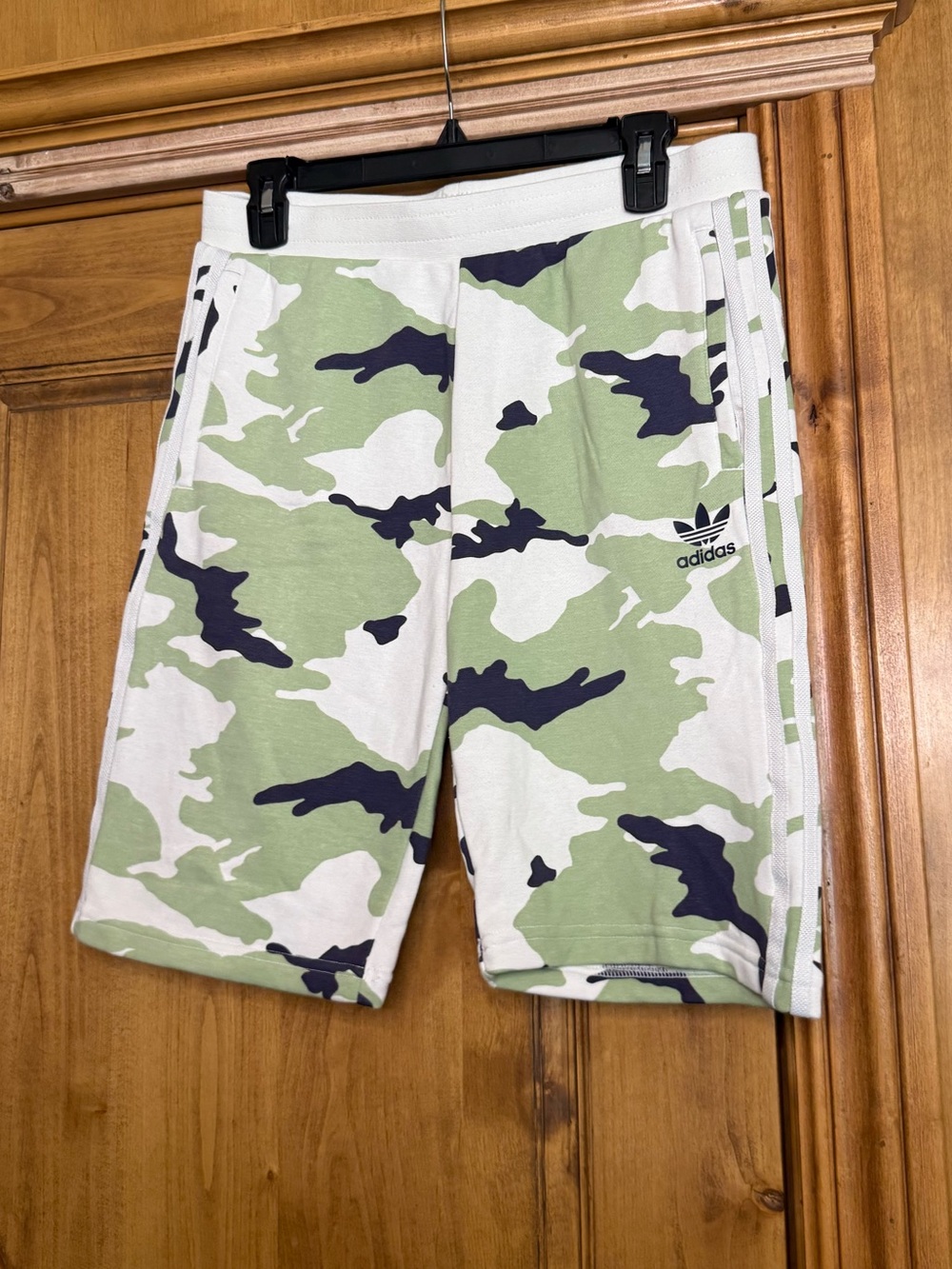 NWOT adidas Originals Trefoil Camo Sweat Shorts Youth XL 3 Stripe Unisex